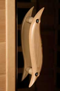 Stylish touches include a detailed door handle. Stylish touches include a detailed door handle.