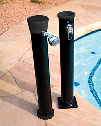 Large post holds 5.5 gallons of water!