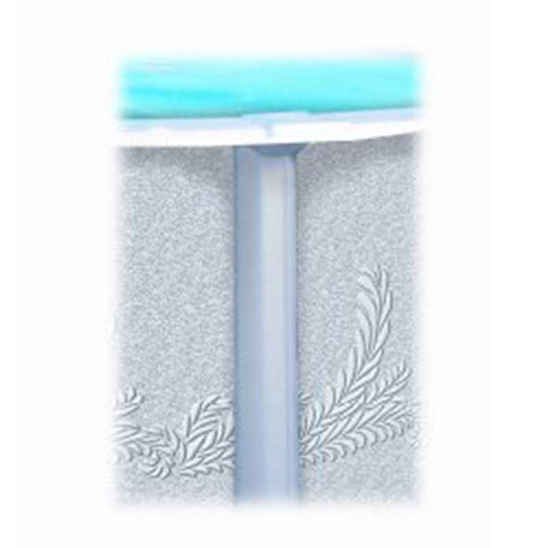 The wall sports a pleasing pattern that looks great!