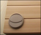 Adjustable roof and floor vents allow fresh air from outside.